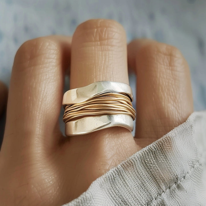 Maria - Ring with Golden Threads