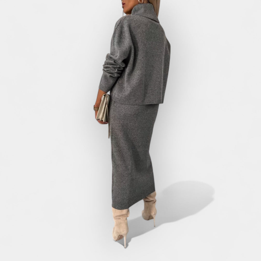 Comfortable Midi Dress with Turtleneck