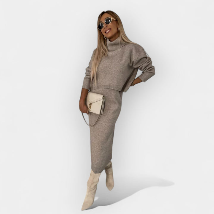 Comfortable Midi Dress with Turtleneck