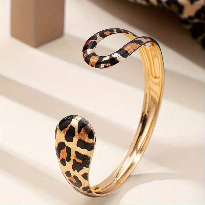 Adjustable Hollow Drop Bracelet