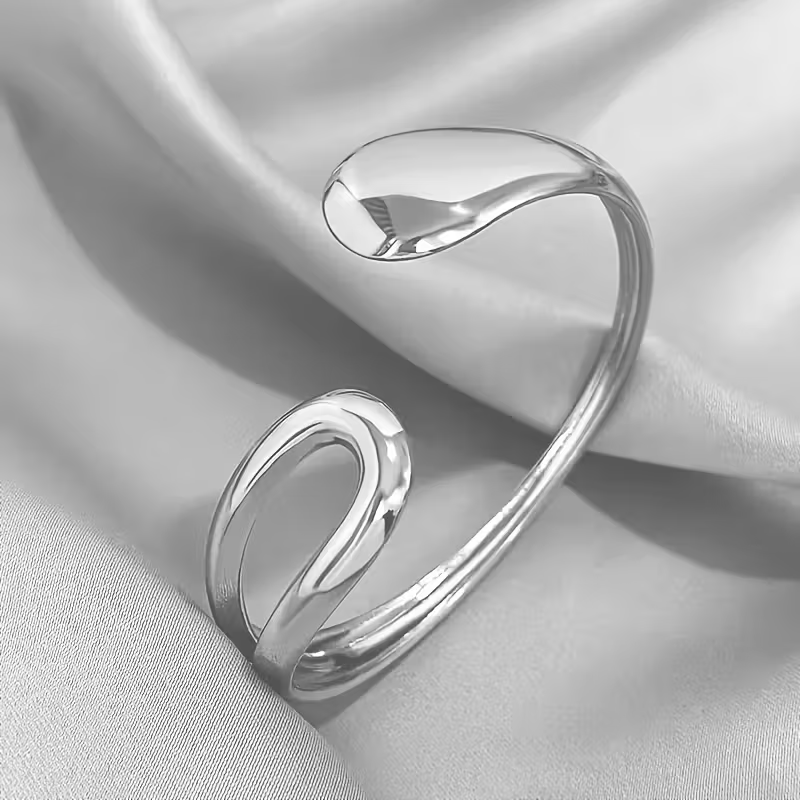 Adjustable Hollow Drop Bracelet